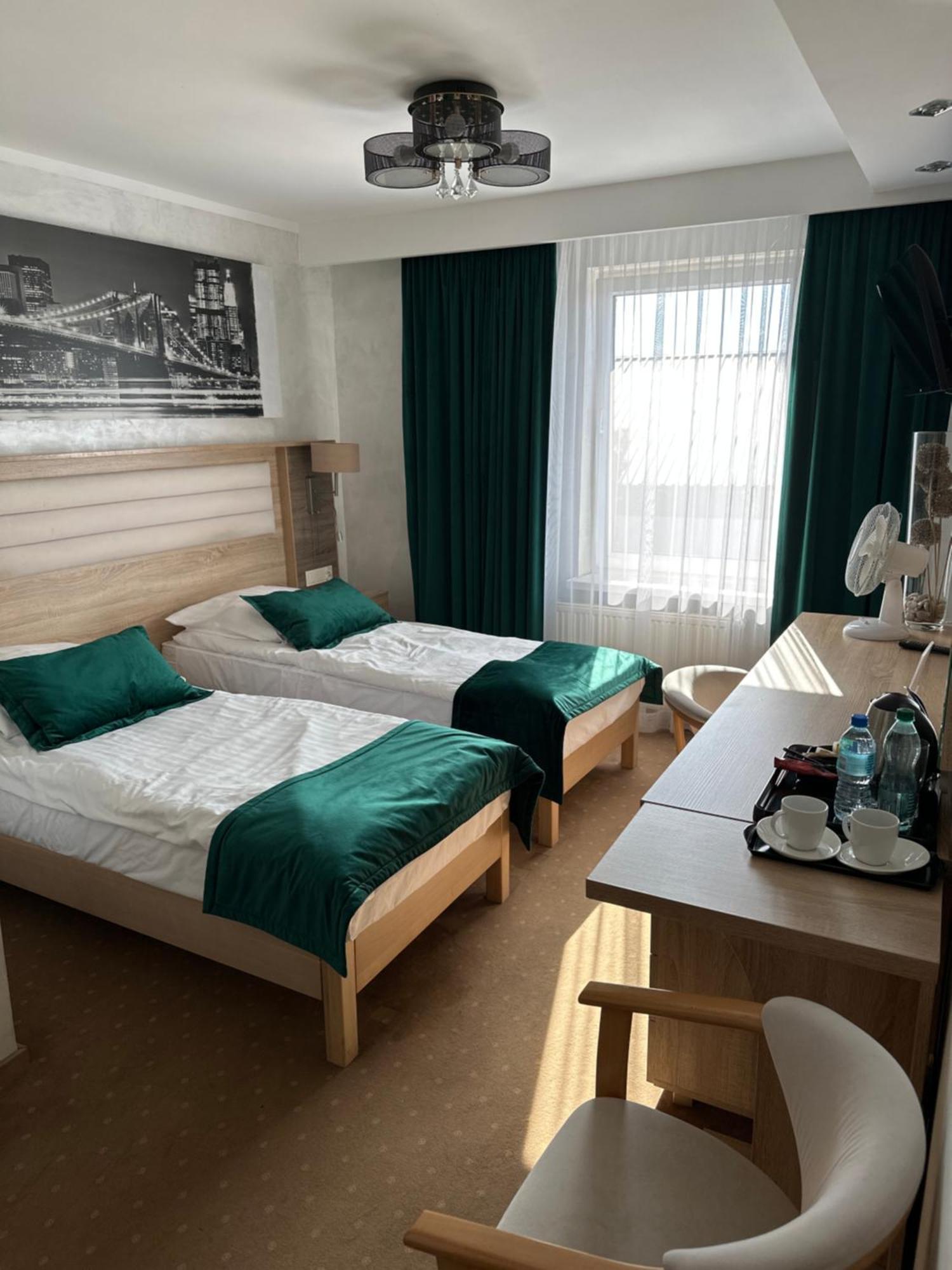 Diament I Brylant Hotel Rawicz Luaran gambar