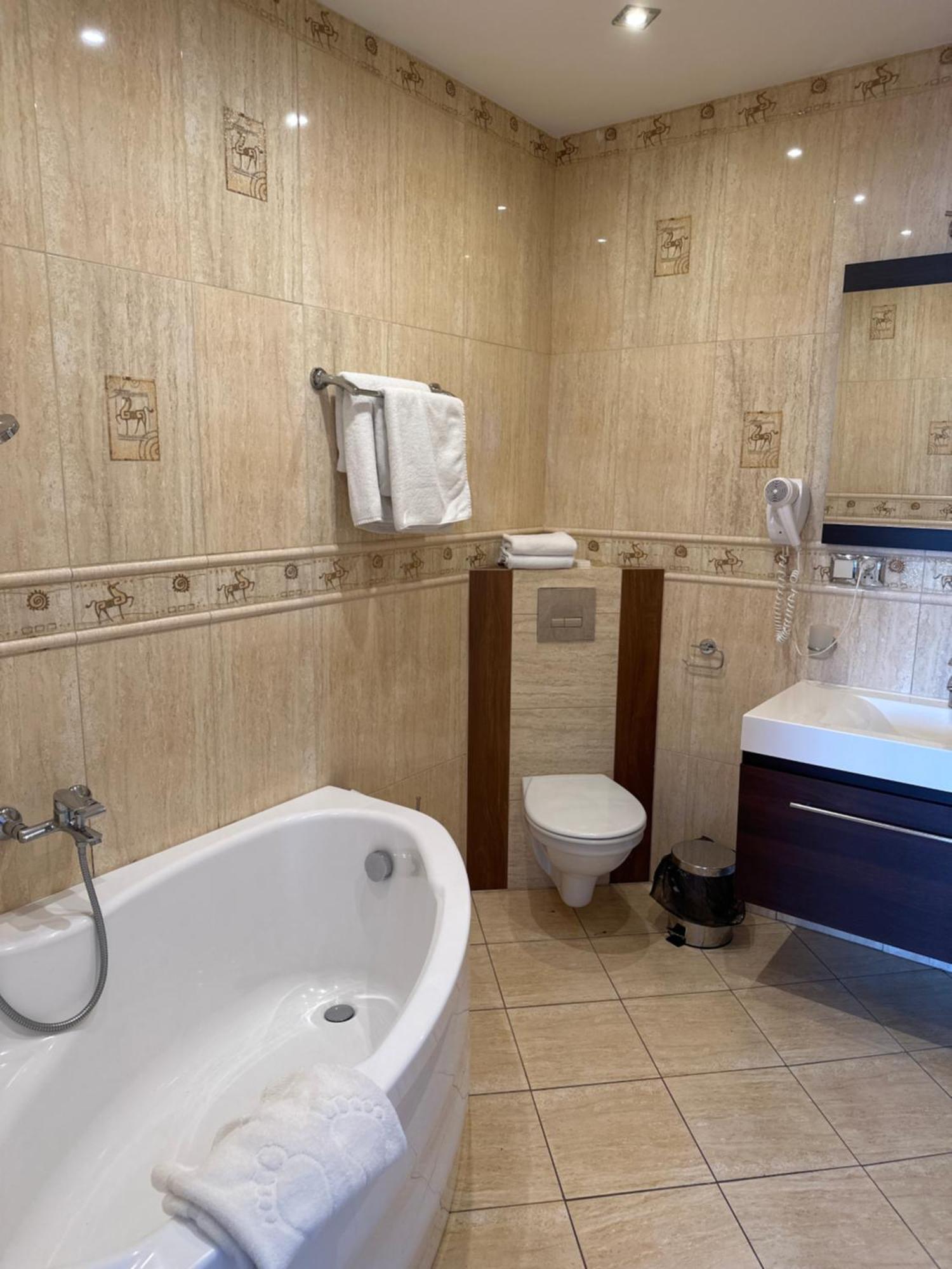 Diament I Brylant Hotel Rawicz Luaran gambar