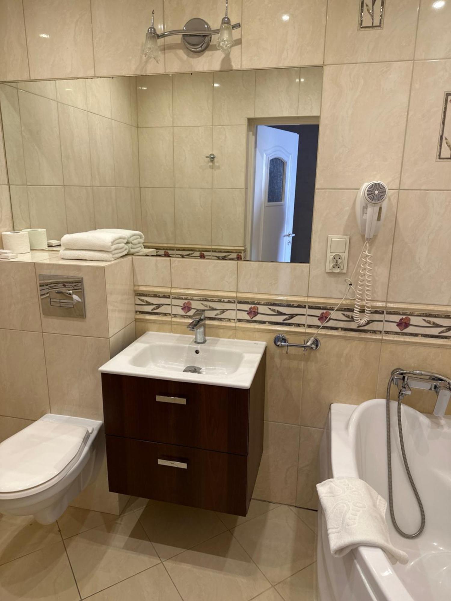 Diament I Brylant Hotel Rawicz Luaran gambar