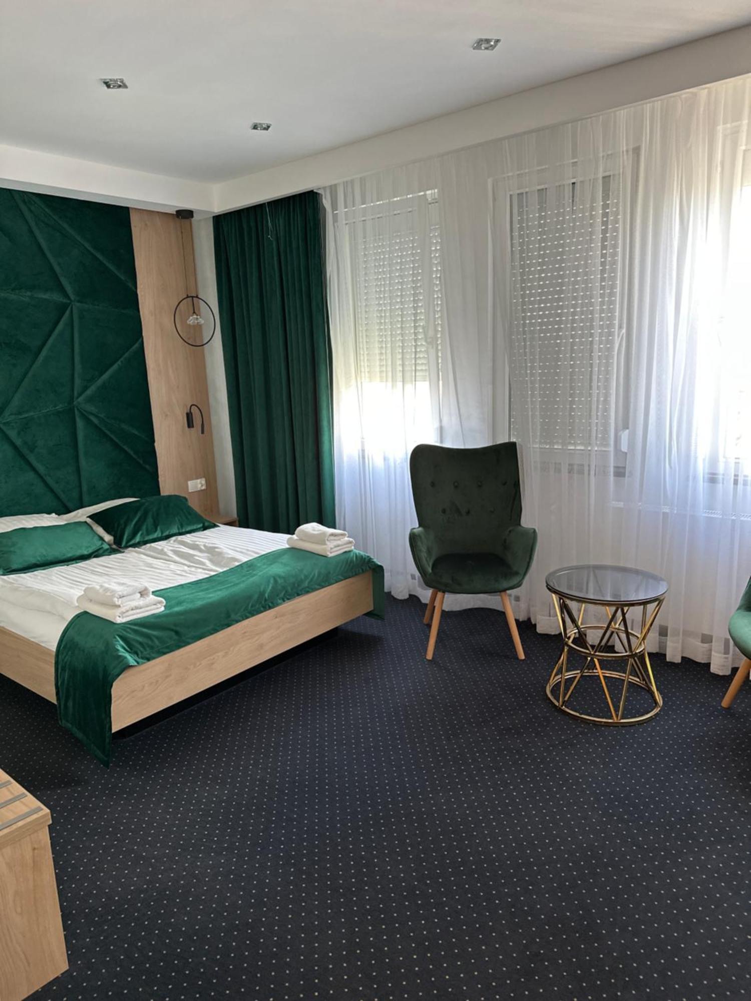 Diament I Brylant Hotel Rawicz Luaran gambar